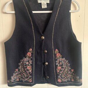 Coupe Classique, size M, WOOL vest with embroidery, button up, made in India